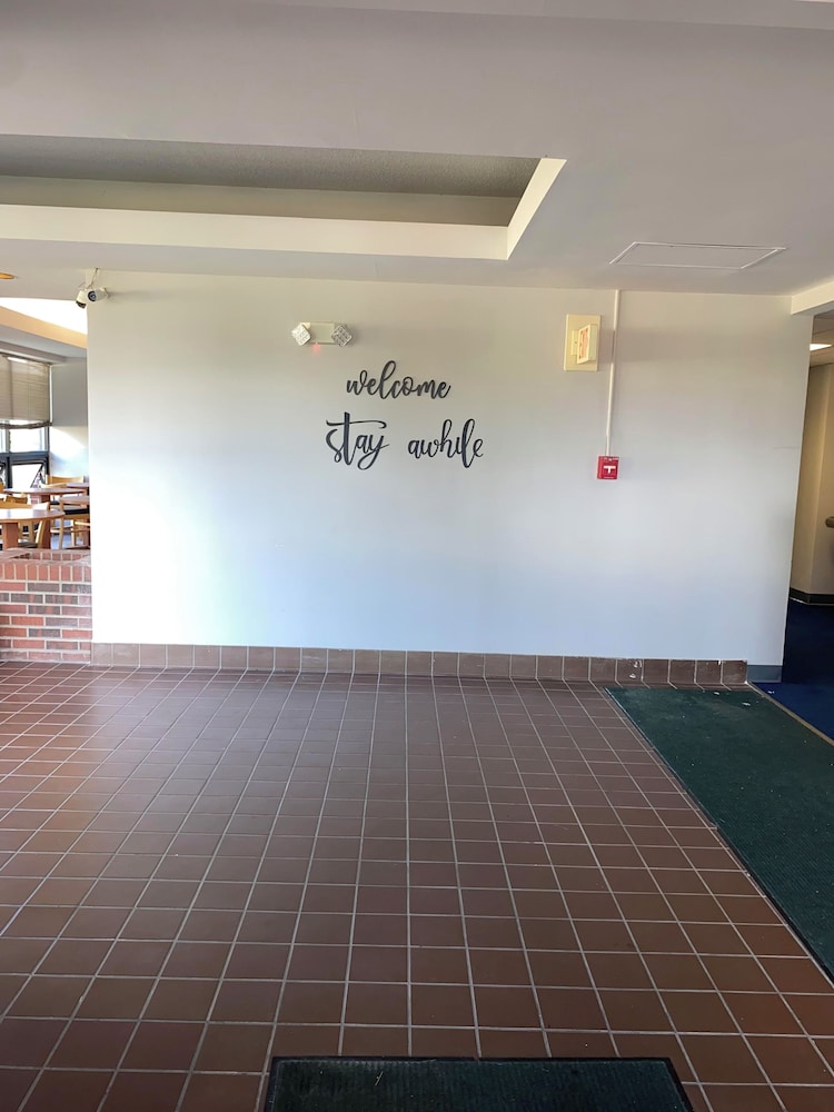 Illini Inn & Suites Hotel - Rantoul/Gifford/Champaign/Urbana view 2