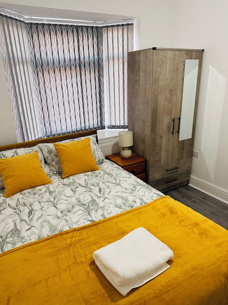 Chaucer House Retreat - Leicester view 5