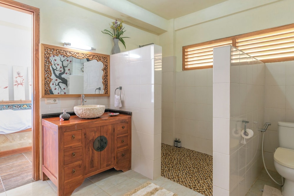Bougainville Hill Villa