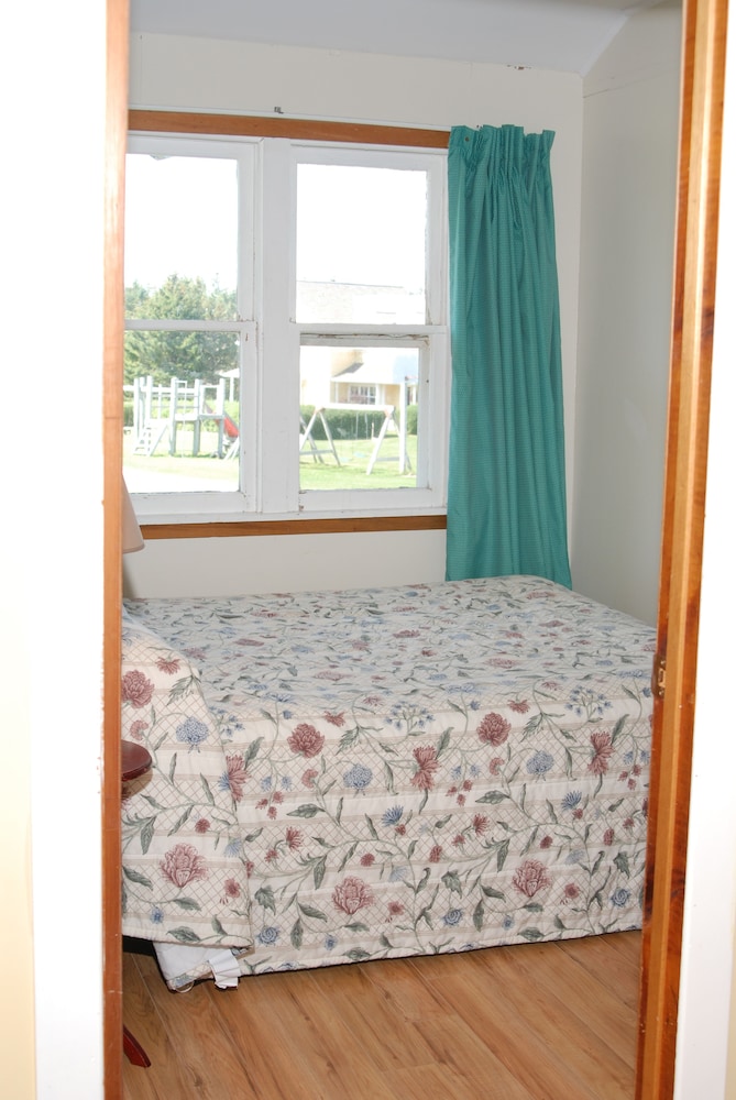 Shining Waters Cottages
