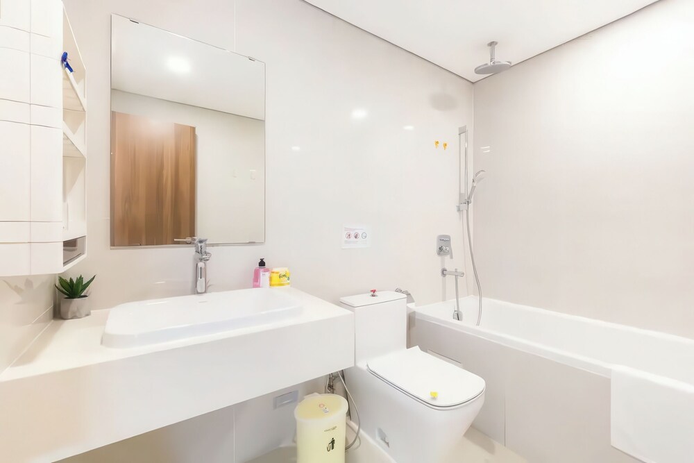 Eco Green Saigon - Free Gym & Pool