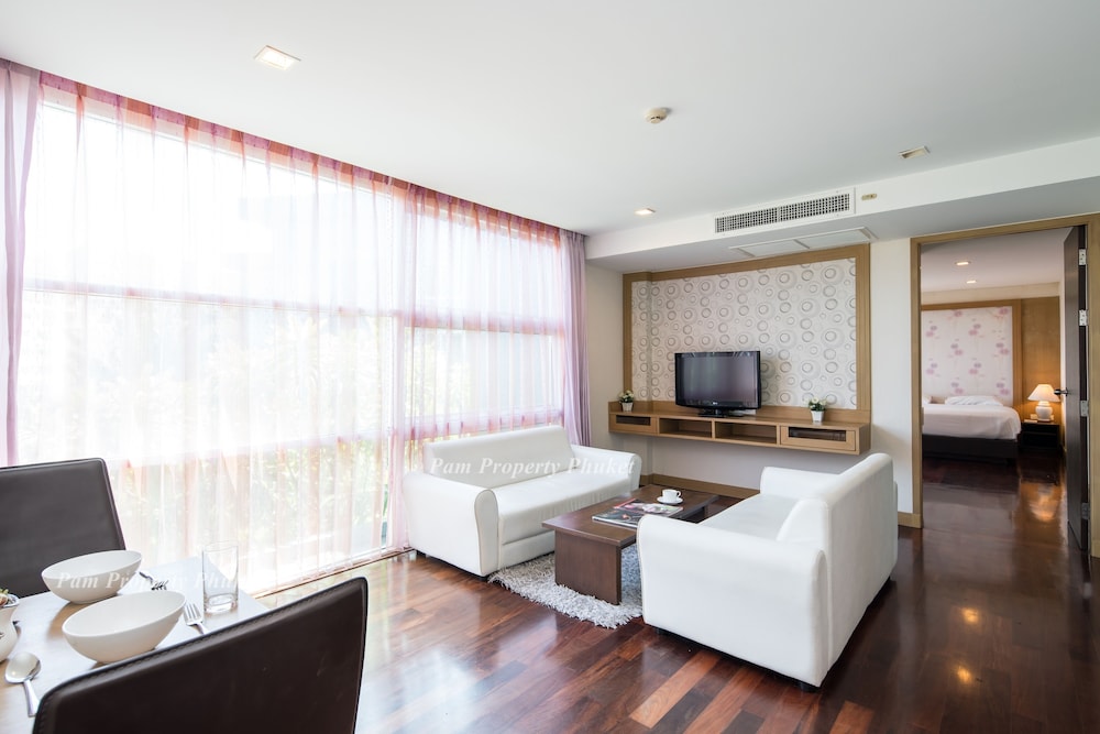 The Kris Condo by Knock-Knock