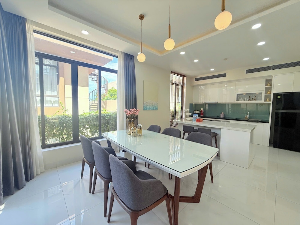 Deluxe Villa Beach Front