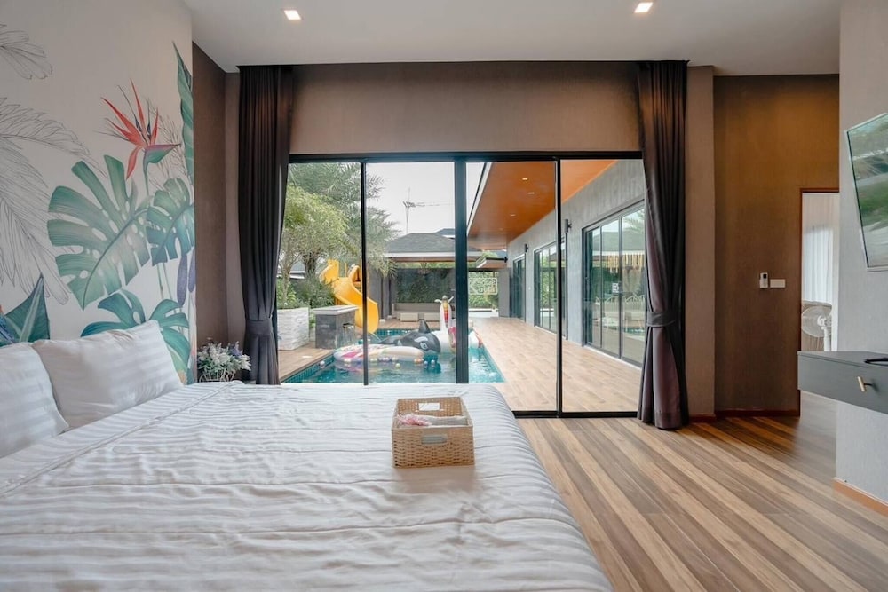 Orange Private Pool Villa, Near Cham Am Beach