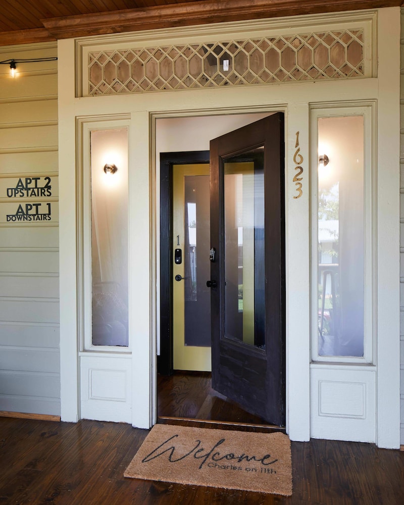 Charles on 11th - Beautifully Restored Historic Southside Home Walkable Perfect for Groups