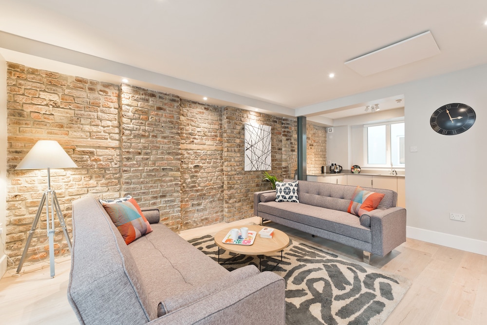 Temple Bar Crowne Square Apartments