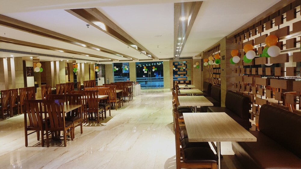 HOTEL SHEMRON
