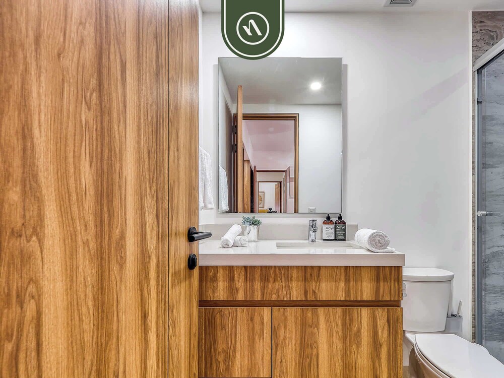 Luxury Oceanfront 3 BR Condo - Pools