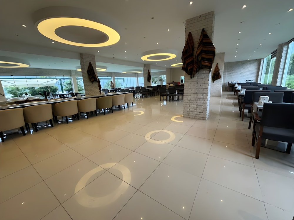 Food & Beverage