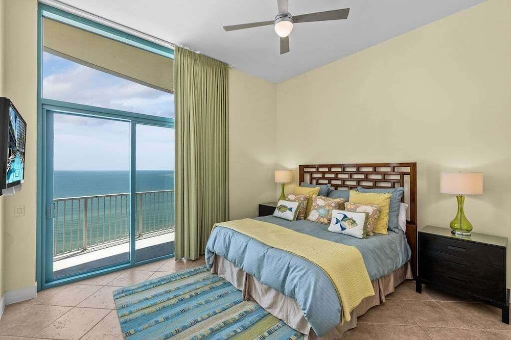 Penthouse Jr Unrivaled Luxury Insane Views 3 Bedroom Apts