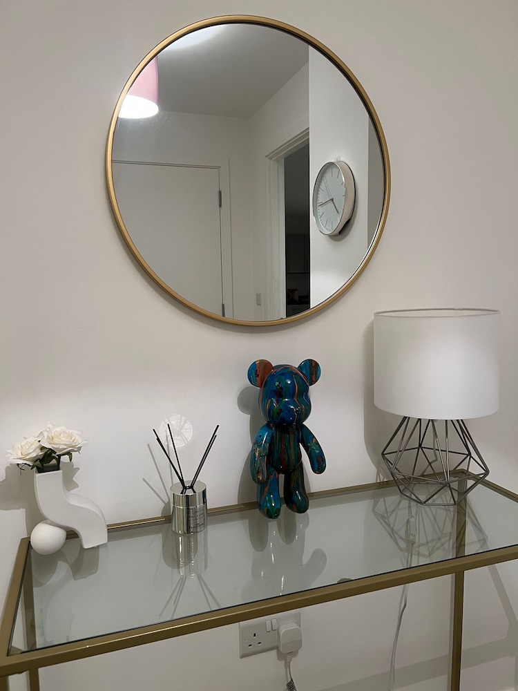 Modern 1-bed Apt in Harrow Near Heathrow Airport & Wembley
