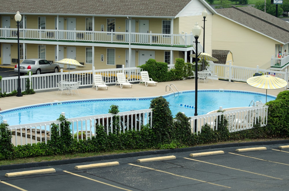 Honeysuckle Inn & Conference Center view 5