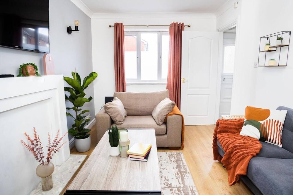 Lovely 2bedroom Home in Haydock With Free Parking