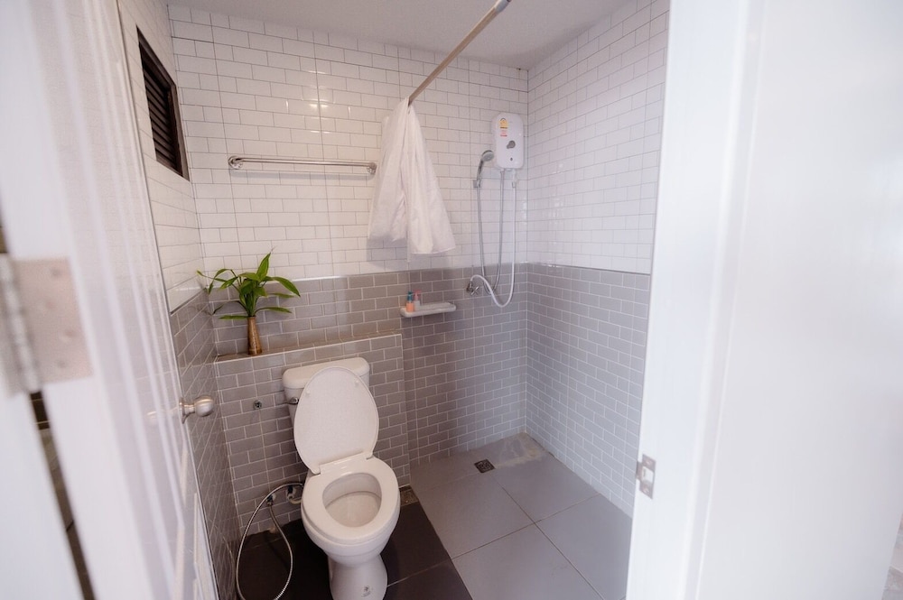 Coconut Grove Hotel Samui - Hostel