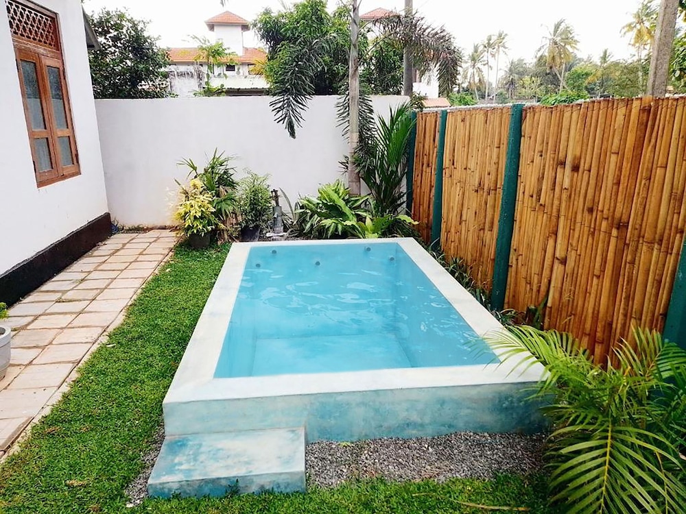 Tropical Suites