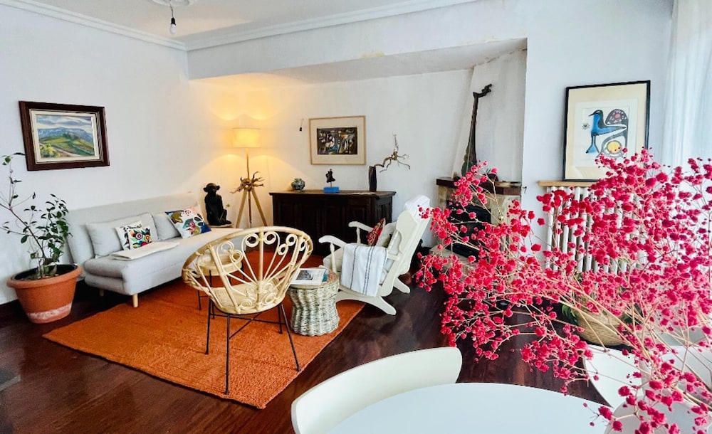 3-bed Artist Chalet Near San Sebastian, Sleeps 6