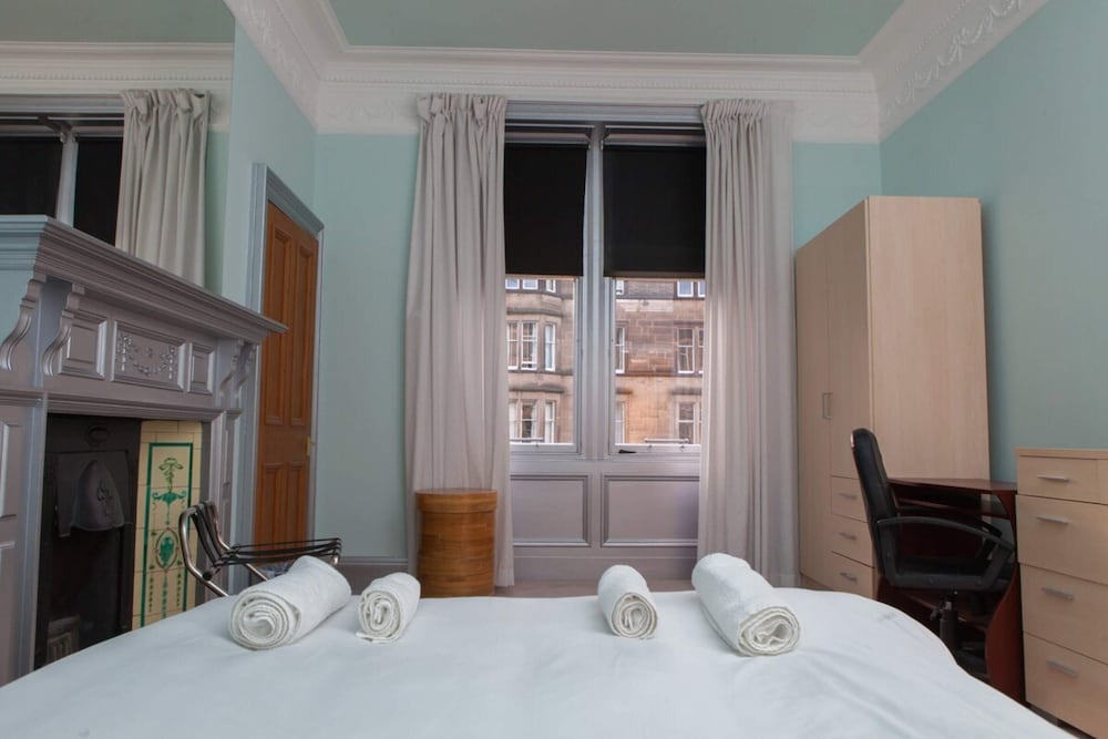 Stylish 3 Bedroom Apartment