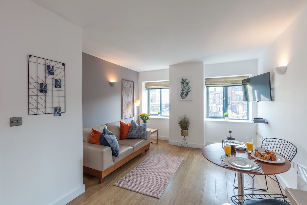 Hotel Kspace Serviced Apartments Leeds - Image 1