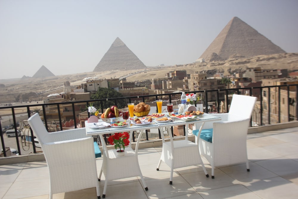 Sunrise Pyramids Inn