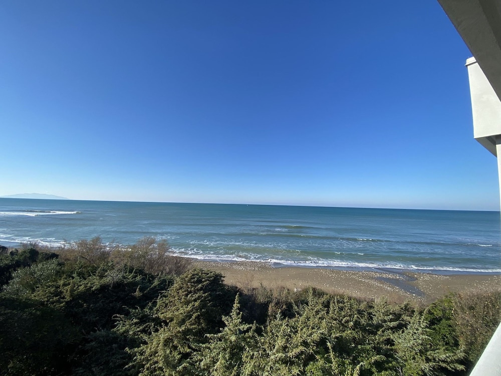 Three-room Apartment Sleeps 5 IN THE Conchiglia-rif Conchiglia