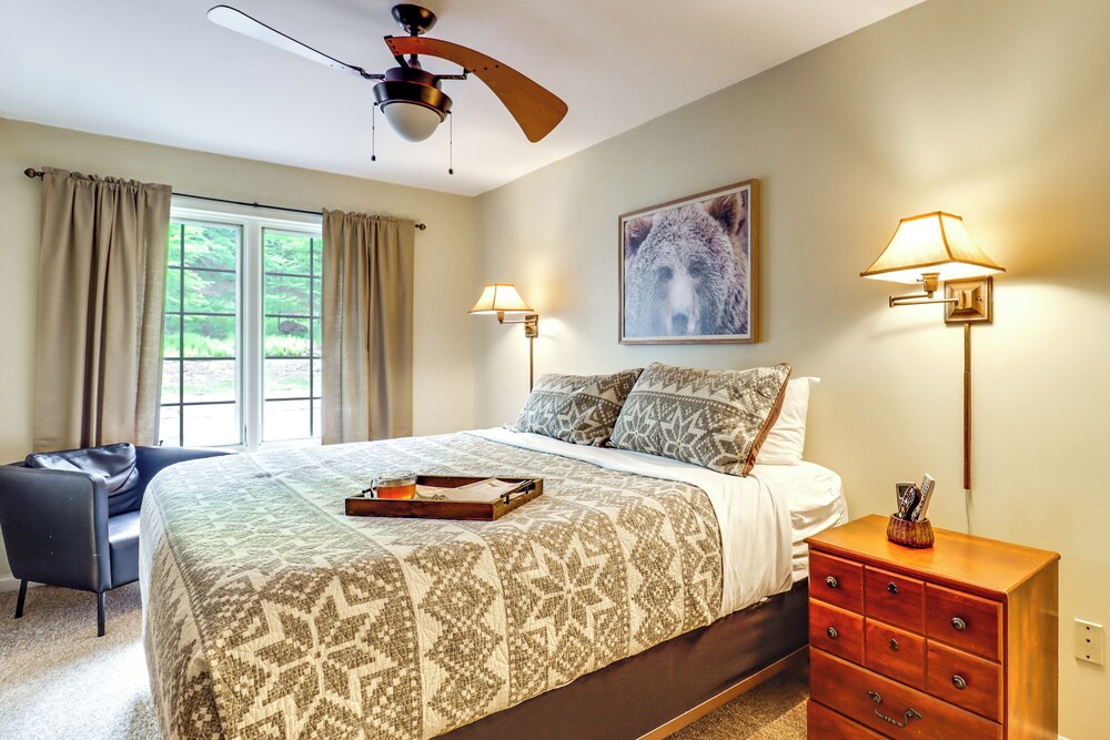 Beach Access & Hot Tub: Retreat in Lake Harmony!