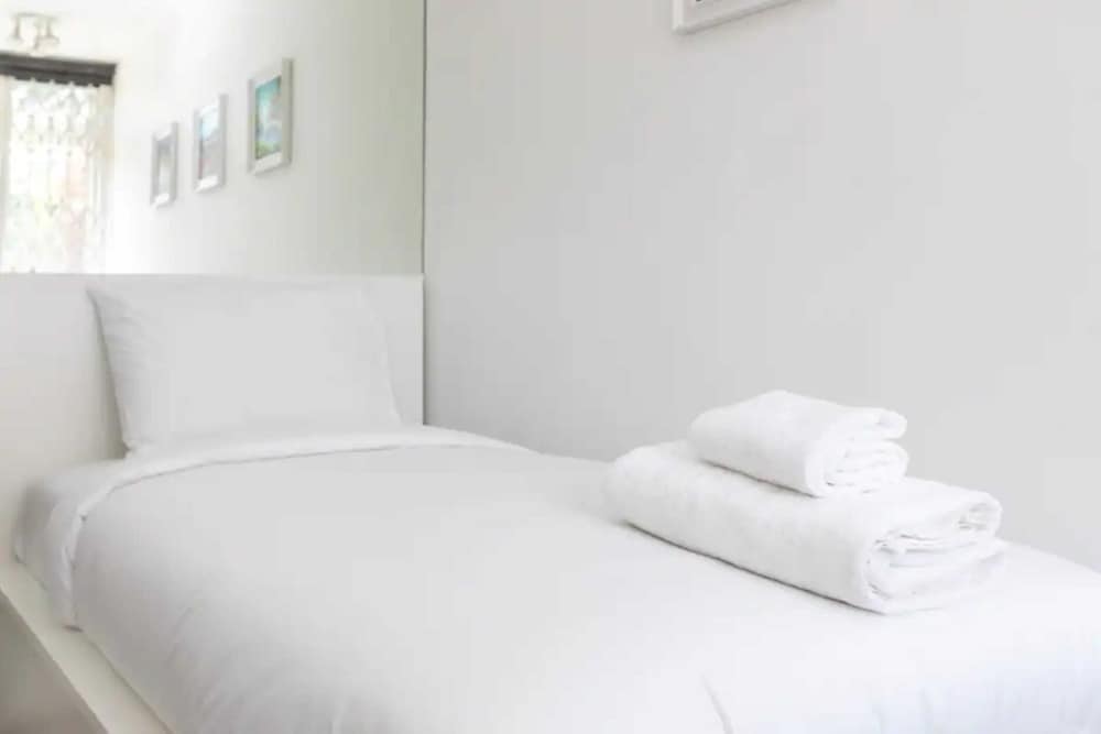 Spacious & Welcoming 4BD House - Kennington