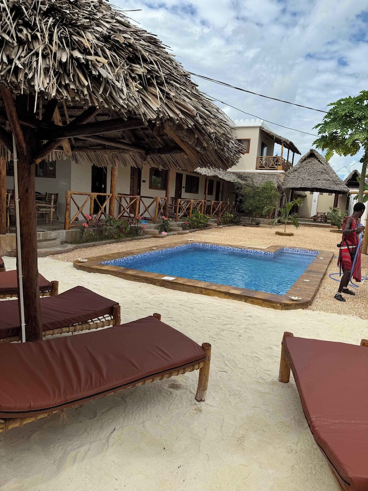 VILLA PEACE AND COLOR