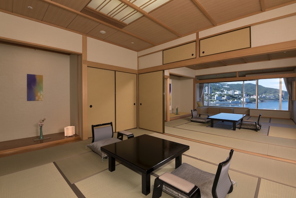 Atami Korakuen Hotel 8