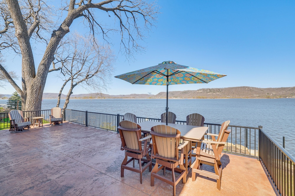 Riverfront Home w/ Seasonal Dock in Wabasha!