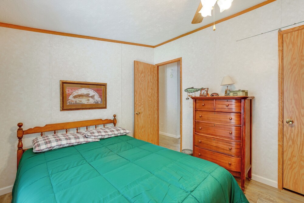 Tallman Lake Access: Family-friendly Home w/ Dock!