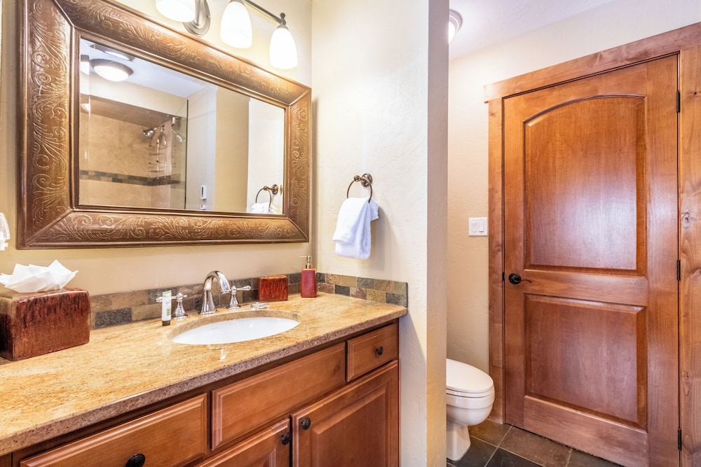 Cinnamon Ridge Building 1, #142