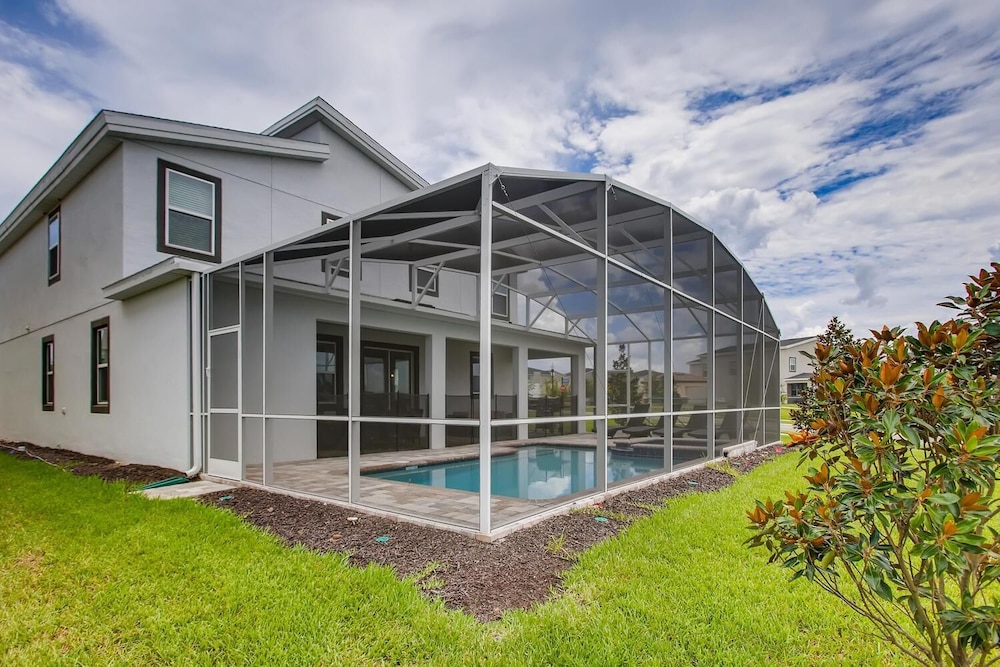 8908 CC - 5BR Luxury Home: Private Pool