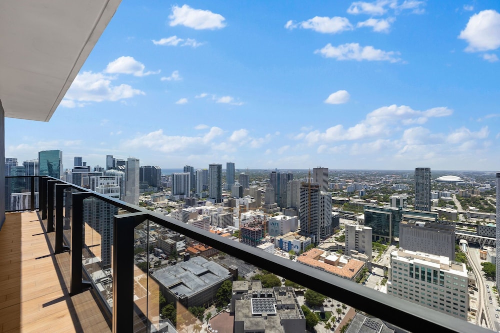 Stylish Downtown Miami Condo with Views
