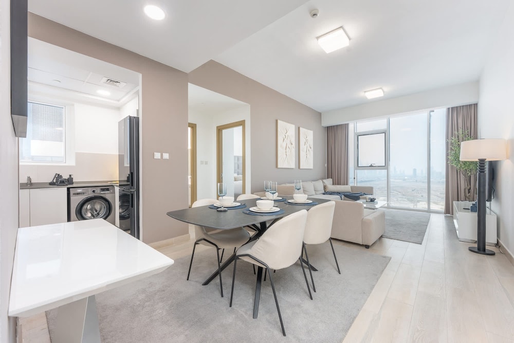 Sophisticated 1 Bedroom Apartment in Bloom Tower B