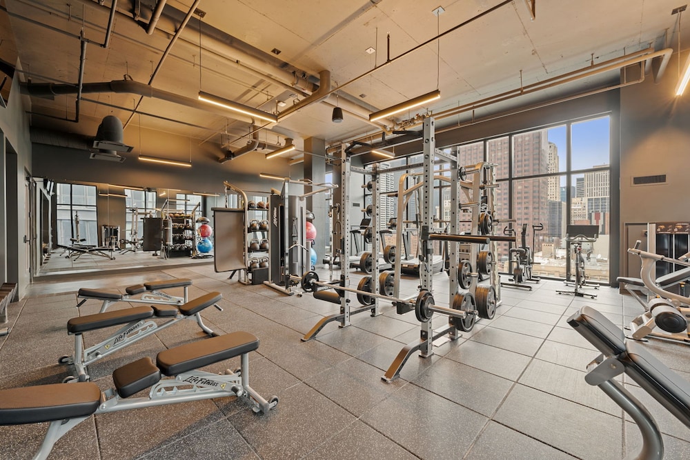 3 Bed 3 Bath High Rise With Gym Amenities