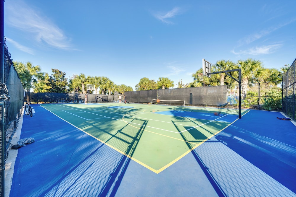 13 Mi to Wdw: Family Home w/ Private Pool & Perks!