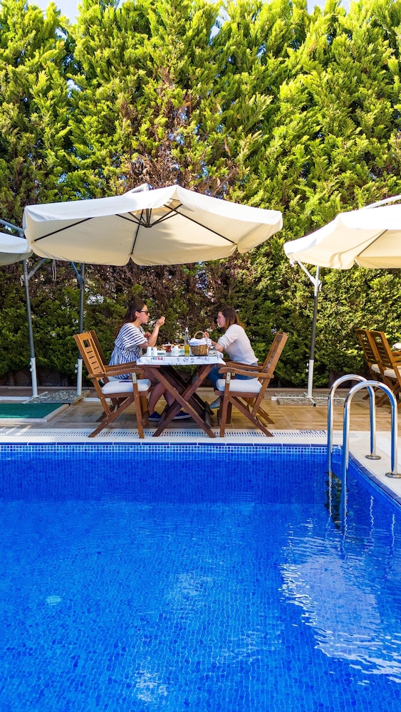 Cunda Giritlioğlu Otel Yetişkinlere Özel +12 - Image 55
