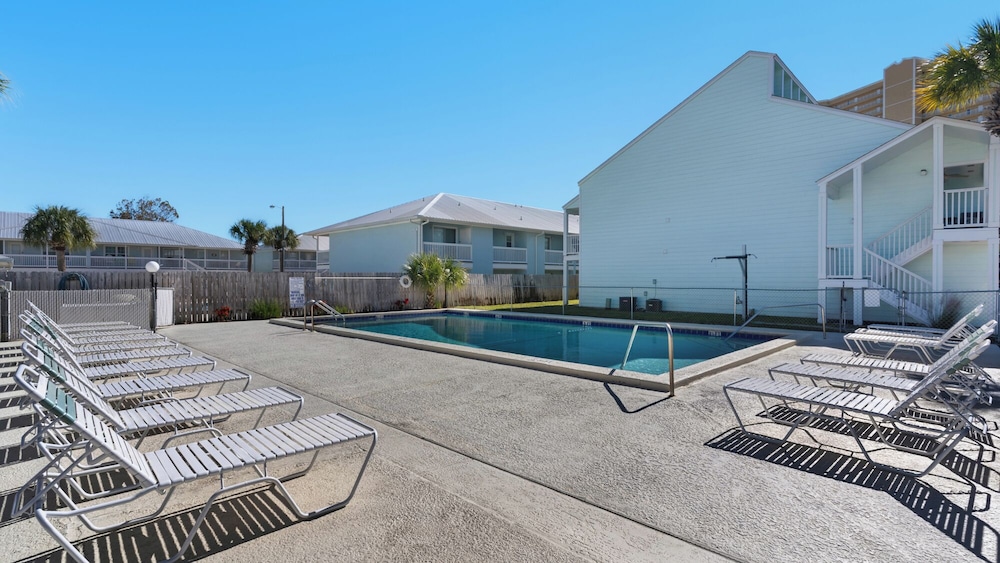 2BR Steps to Sand Pool, Near Pier Park + Free Attraction Tickets!