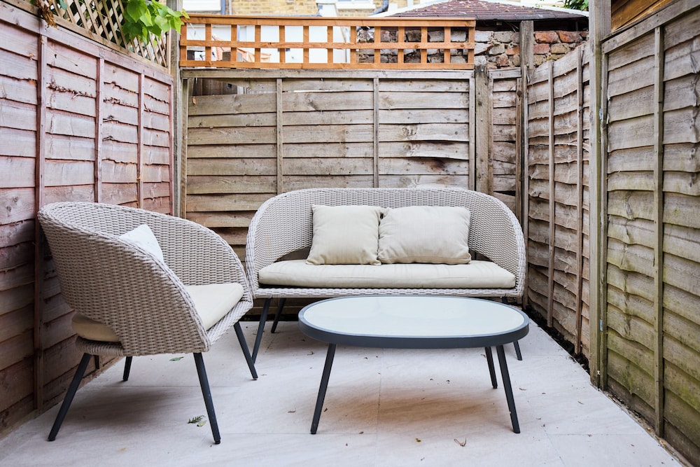The Earlsfield Flat