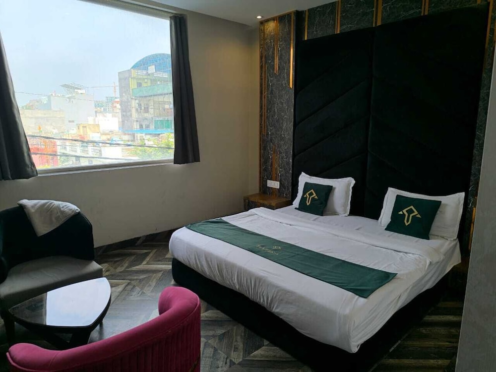 TIVORA BOUTIQUE STAY
