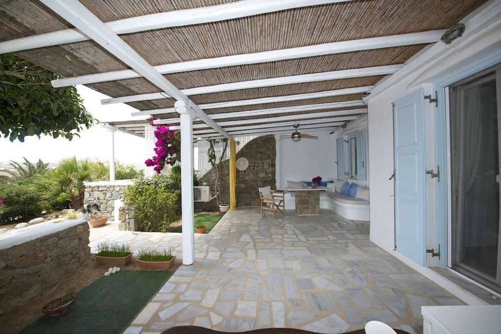 Tatiana Villa & Apartments view 4