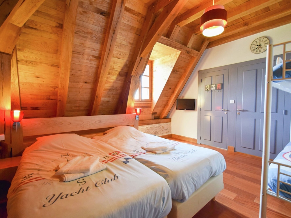 Elegant Countryside Retreat photo 3