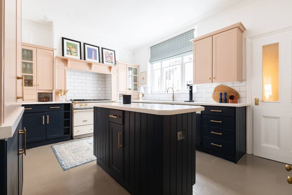 Alderney Street V by Onefinestay