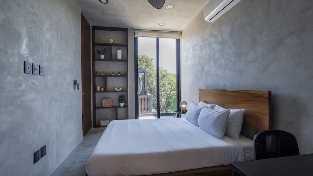 Amazing 3-story Townhouse With Pool in Aldea Zama