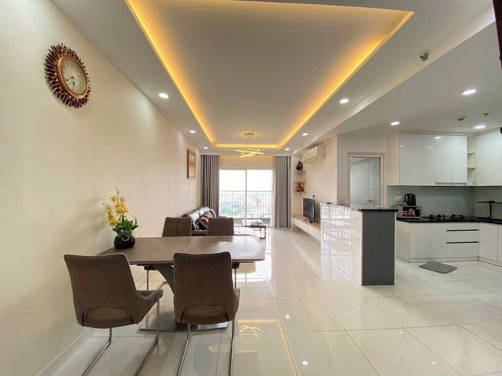 SUNRISE CITY VIEW Residences