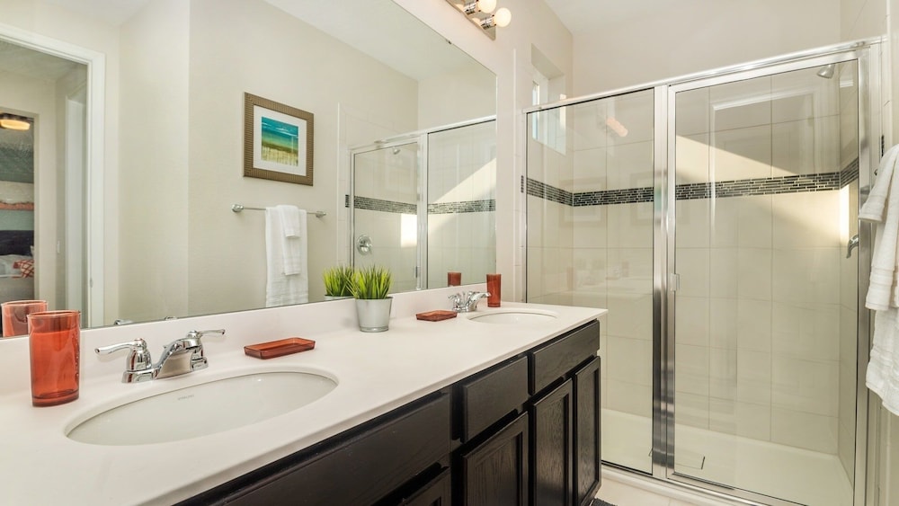 Solara Resort 4 Bedroom Home with Private Pool 4 Home
