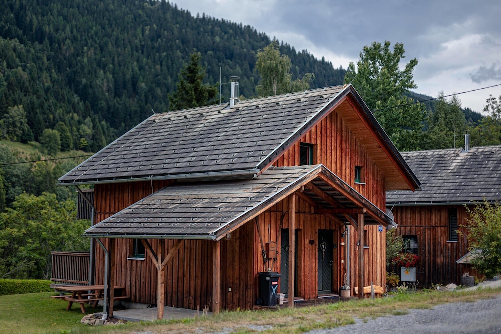 Spacious Chalet near Kreischberg Ski Area view 5