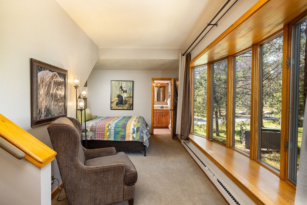 2054 The Pines 5 Bedroom Condo by RedAwning view 5