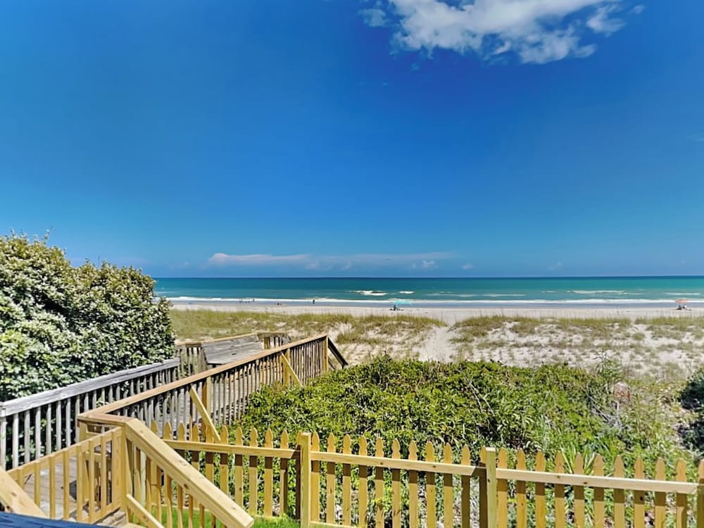 Livin' the Ruff Life by Topsail Realty