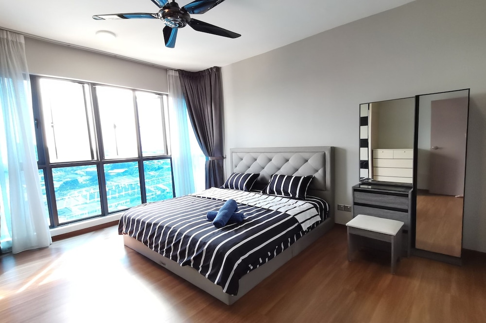 Amerin Residence Mall Apartments